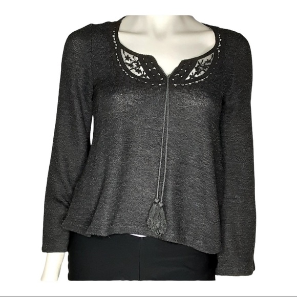 b Sharp tassel Sweater sz medium - Picture 1 of 4